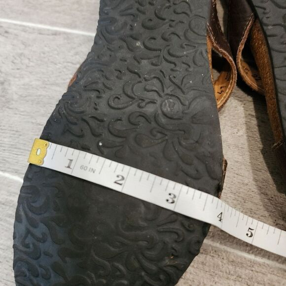 Think! Leather Sandals - Picture 16 of 16